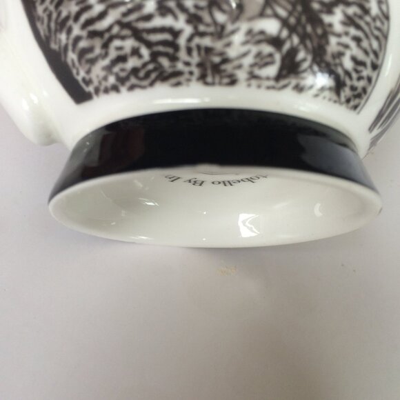 Portobello by Inspire Peacock Footed Coffee Mug Black White Bone China - Picture 6 of 8